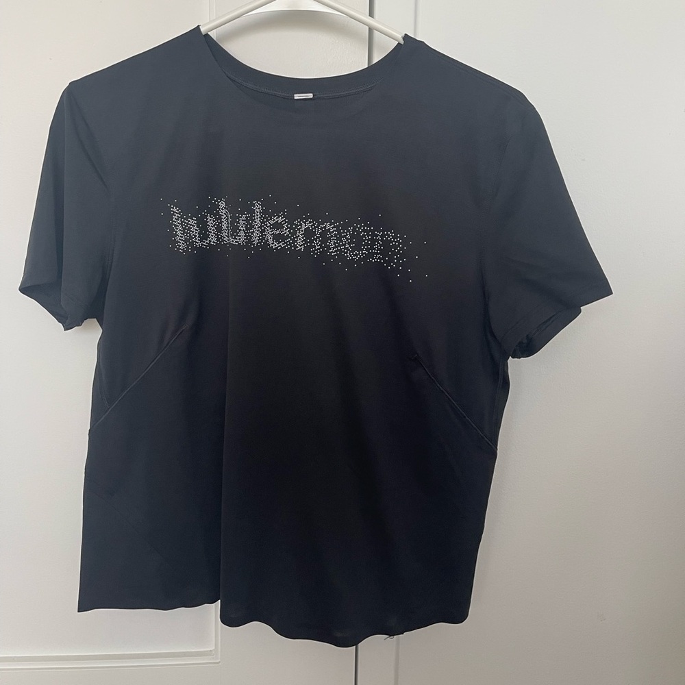 Lululemon Tee size 4